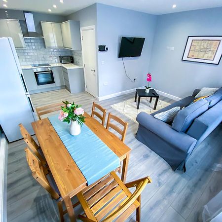 Modern 1-Bedroom Flat, 5 Guest, London - F2 Экстерьер фото